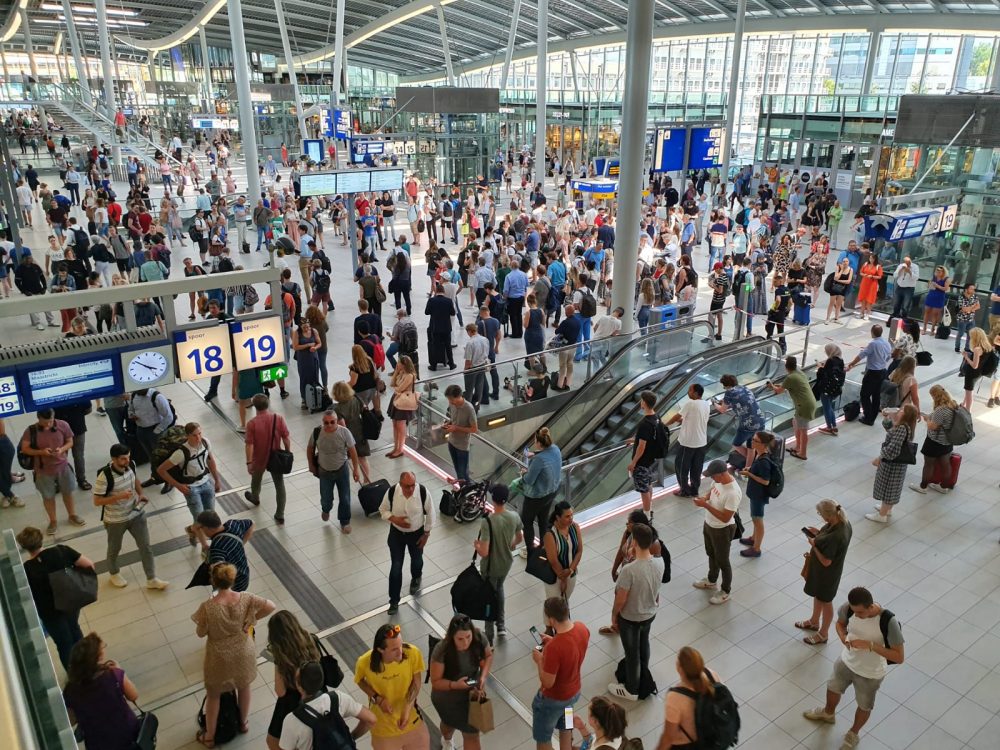 NS start op Utrecht Centraal proef met Hulpkaart voor kwetsbare reizigers